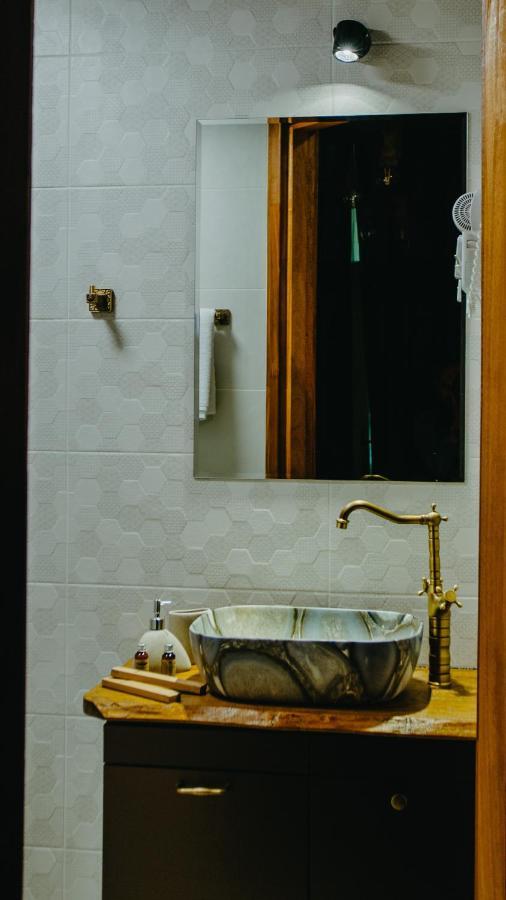 Hotel Wanderholic Telavi Esterno foto