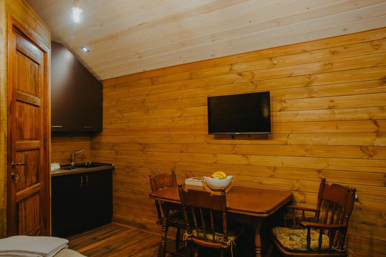 Hotel Wanderholic Telavi Esterno foto