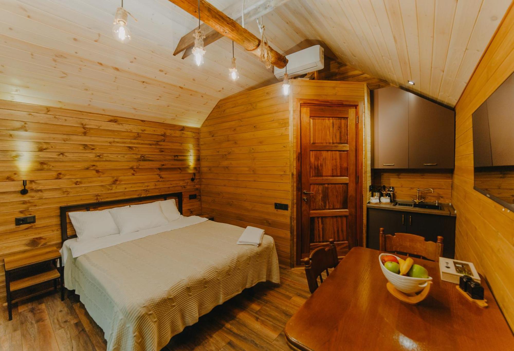 Hotel Wanderholic Telavi Esterno foto