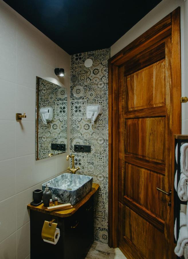 Hotel Wanderholic Telavi Esterno foto