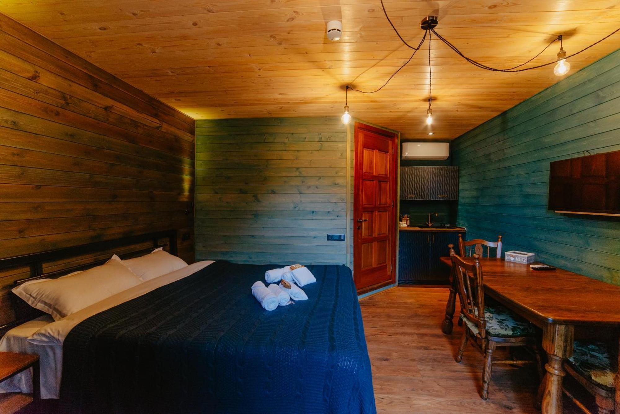 Hotel Wanderholic Telavi Esterno foto