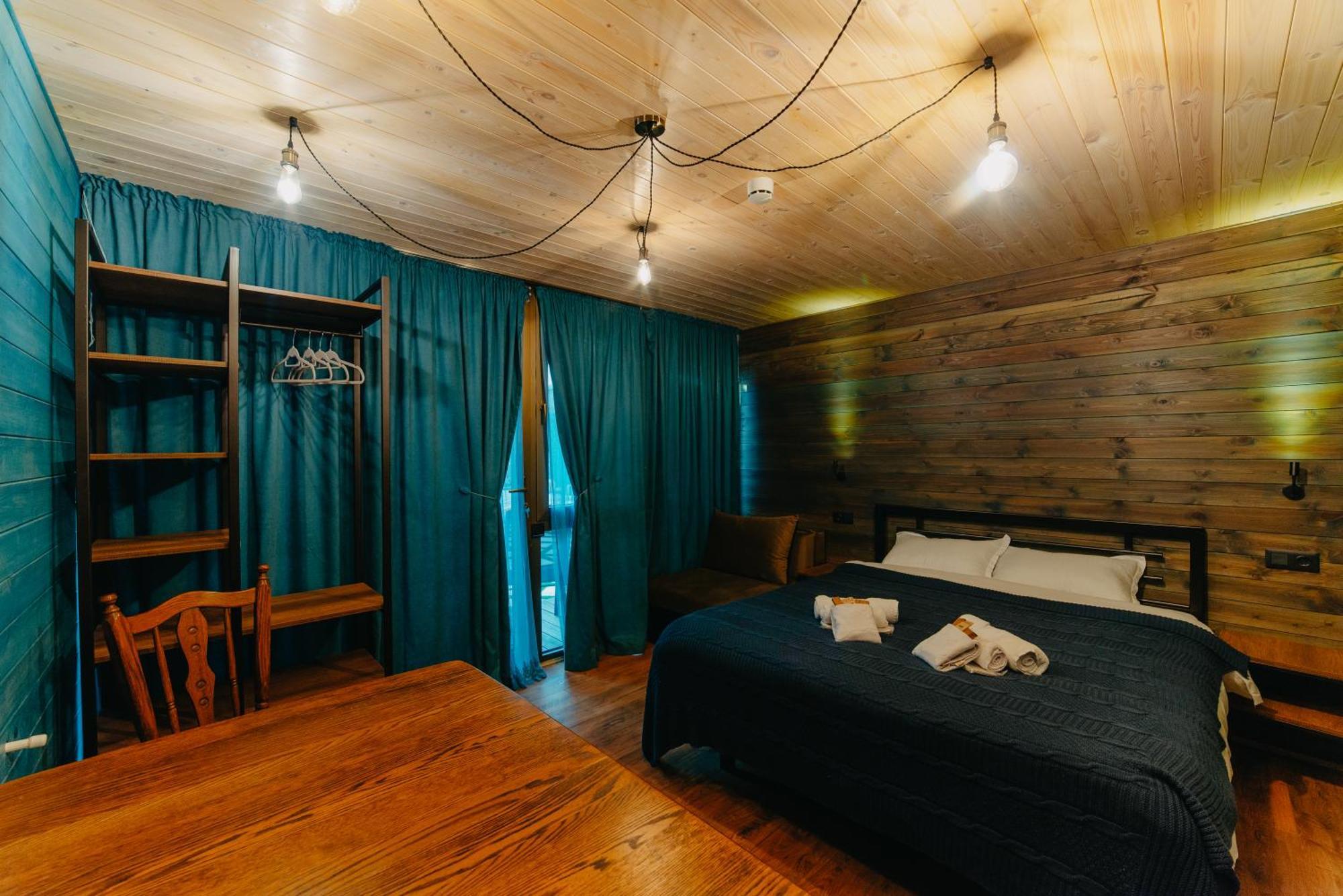 Hotel Wanderholic Telavi Esterno foto