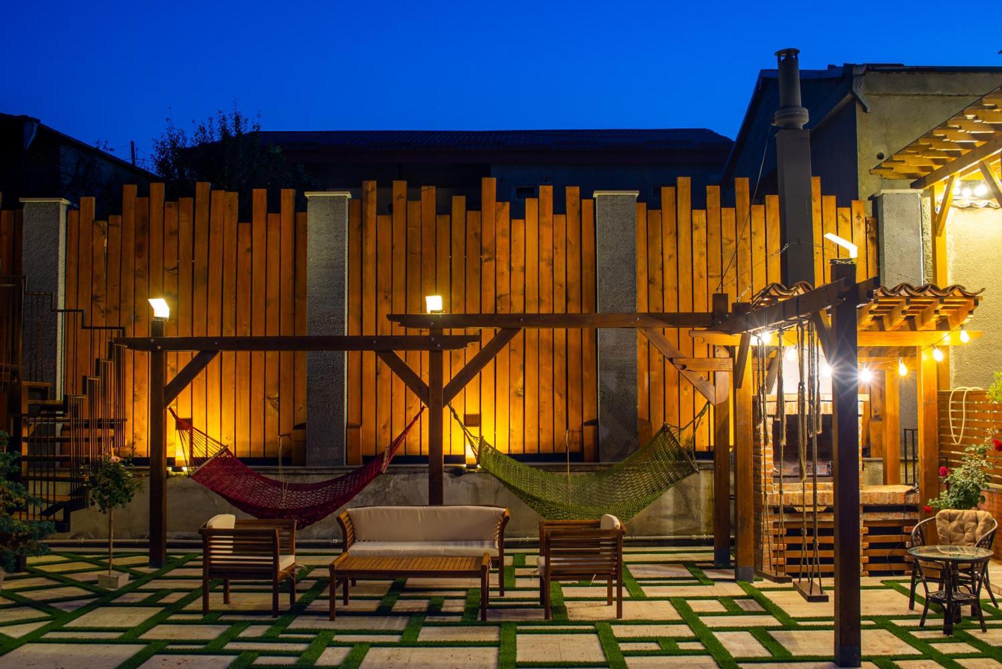 Hotel Wanderholic Telavi Esterno foto