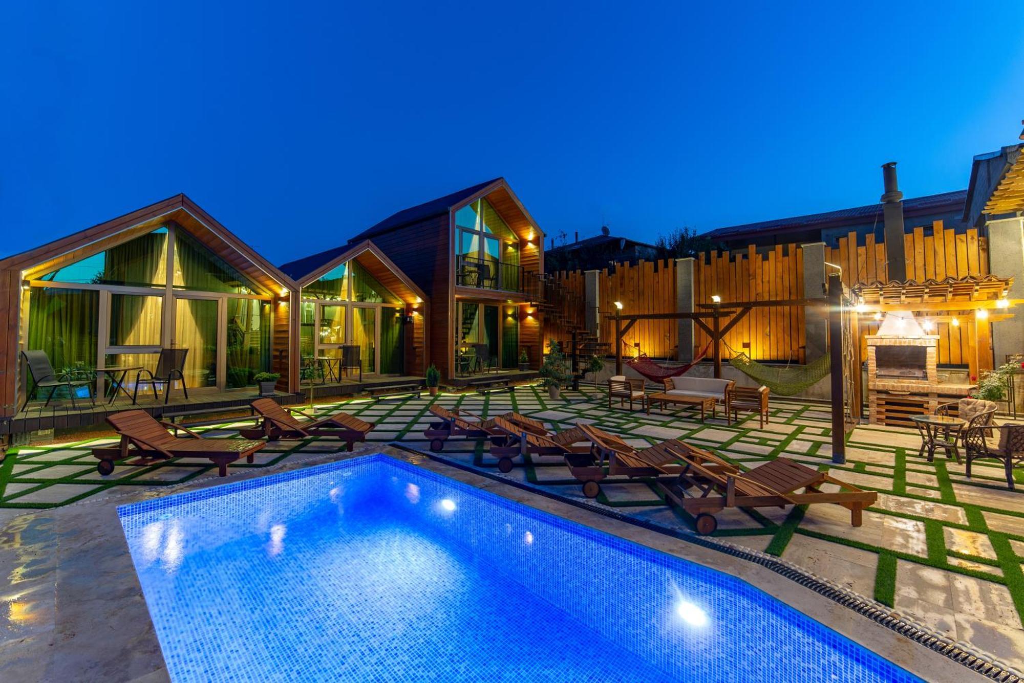 Hotel Wanderholic Telavi Esterno foto