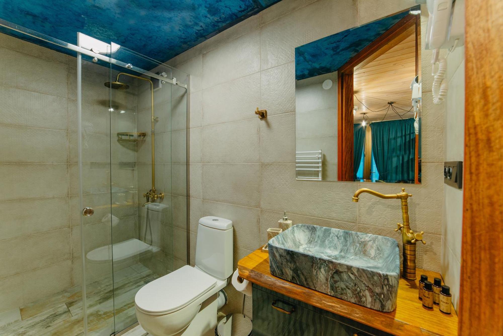 Hotel Wanderholic Telavi Esterno foto