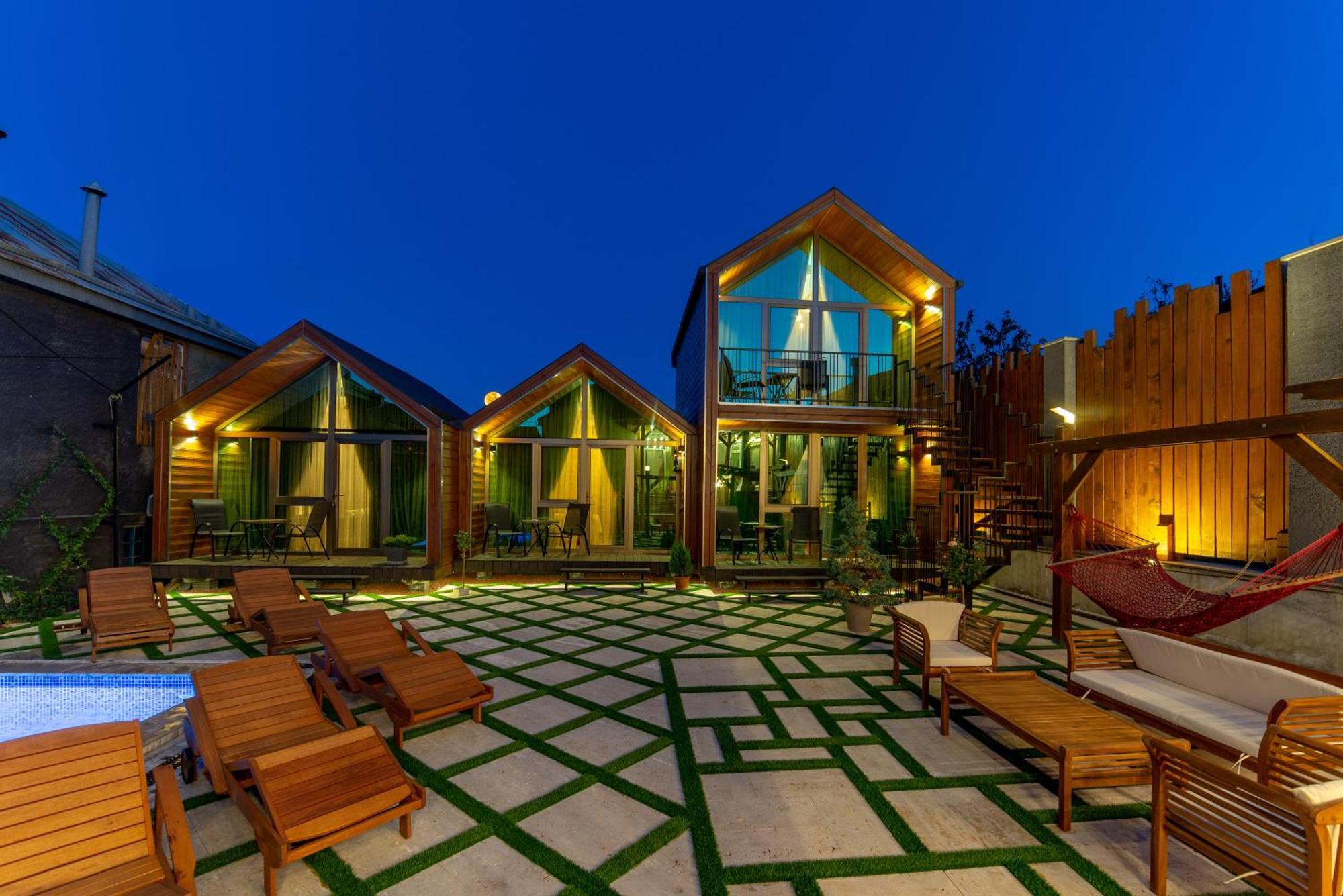 Hotel Wanderholic Telavi Esterno foto
